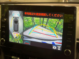 【パノラミックビューモニター】専用のカメラにより、上から見下ろしたような視点で360度クルマの周囲を確認することができます☆死角部分も確認しやすく、狭い場所での切り返しや駐車もスムーズに行えます。