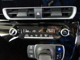 オートエアコンを装着しておりますので車内をお好みの快適な温度に保つことが可能です!