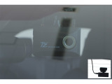 ドライブレコーダー(TZ-DR210)装備してます。フロントとリヤーのカメラで録画しているので万が一の時の記録で安心です。