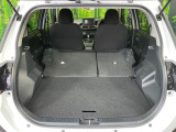 普段のお買い物や通勤、送迎等に十分な荷室スペースを確保しております。セカンドシートを倒すと、大きな荷物の積載も可能です♪