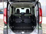 後席を格納すると、これだけの広さが!シーンに合わせたシートアレンジで、大きな荷物も積むことが出来ます♪