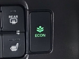 ★ECONスイッチ★ エコドライブを加速しよう!スイッチをONにすると、運転の仕方によるロスを抑え込み燃費をよくするようクルマが頑張ります(*^ー^*)燃費向上にチャレンジ♪