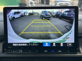 【バックモニター】後ろのカメラの映像をモニターに映し出すことができます!後方の見えない死角や、障害物との距離感をしっかり確認することができます!駐車が苦手な方におすすめです。