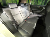 後部座席も気になるようなキズ・汚れやへたり等、大きなダメージはなく、良好な状態です。