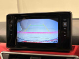 バックカメラが連動しているので後方の安全もモニターを通じて確認できます♪