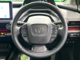 【純正革巻きステアリング】上質な革を使用することで、手にしっかり馴染みとても運転しやすいハンドルです♪