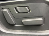 【パワーシート】スイッチ一つで簡単にシートの微調整が可能!電動だから力もいりません!快適なシートポジションにセットして、快適なドライブをお楽しみください。