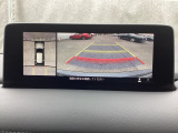 狭い場所での駐車やすれ違いなどでより的確な運転操作に役立つ360&deg;ビューモニターが装備されています。