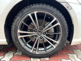 【純正17インチアルミホイール】外観にマッチした純正アルミホイールを装着しております。各種社外アルミホイールや、スタッドレスタイヤも取扱いしております。是非ご相談ください♪