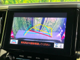 【バックカメラ】駐車時に後方がリアルタイム映像で確認できます。大型商業施設や立体駐車場での駐車時や、夜間のバック時に大活躍!運転スキルに関わらず、今や必須となった装備のひとつです!