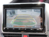 バックガイドモニターで、後方を確認しながら安心して駐車することができます。運転初心者も熟練者も必須の機能ですよ!
