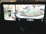 アラウンドビューモニター付き!車両を真上から見ているような映像で車庫入れも安心!!