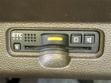 【ビルトインETC】有料道路を利用する際に料金所で停止することなく通過できる、ETC車載器(ノンストップ自動料金収受システム機器)が装備されています。セットアップを行うことで利用可能になります。