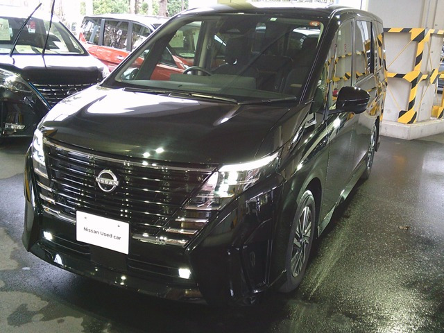 セレナ 1.4 e-POWER ハイウェイスターV 