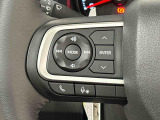ナビゲーションやオーディオなどを取り付けた場合にはその操作がハンドルの手元でできるステアリングスイッチが付いてます