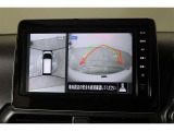 車両を上から見たような映像表示するパノラミックビューモニター付き!
