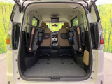 普段のお買い物や通勤、送迎等に十分な荷室スペースを確保しております。セカンドシートを倒すと、大きな荷物の積載も可能です♪