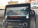 バックガイドモニターで、後方を確認しながら安心して駐車することができます。運転初心者も熟練者も必須の機能ですよ!