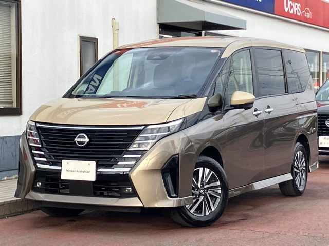 セレナ 1.4 e-4ORCE ハイウェイスターV 4WD 