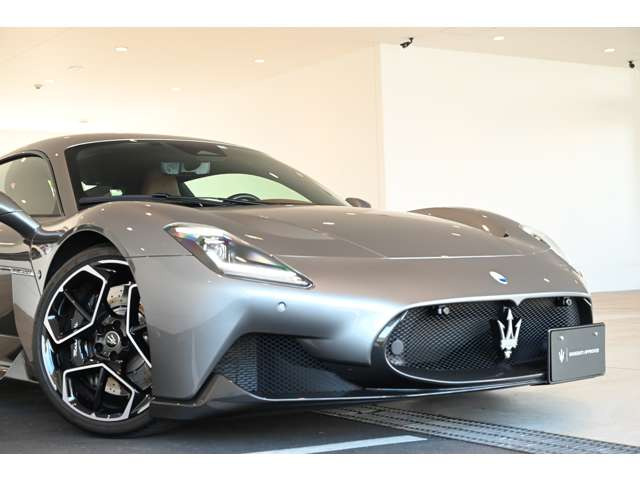 マセラティ MC20 3.0 の中古車詳細 (6,000km, ガンメタリック, 大阪府