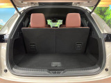 普段のお買い物や通勤、送迎等に十分な荷室スペースを確保しております。セカンドシートを倒すと、大きな荷物の積載も可能です♪