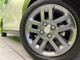 【純正15インチアルミホイール】外観にマッチした純正アルミホイールを装着しております。各種社外アルミホイールや、スタッドレスタイヤも取扱いしております。是非ご相談ください♪