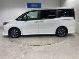 スライドドアだから扉を開けた時に隣りのクルマにぶつける心配がありません。狭い場所でも安心です