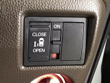 【パワースライドドア】助手席側がパワースライドドアになっており、運転席のスイッチやスマートキーでも開閉が可能です!開口部も広いので乗り降りも楽々♪