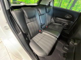 後部座席も気になるようなキズ・汚れやへたり等、大きなダメージはなく、良好な状態です。