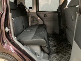 後部座席も広々としています♪