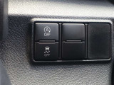 アイドリングストップ機能がついているので、停車時にエンジンを止めて燃料消費を抑えます。環境にもお財布に優しいですね♪
