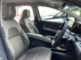 運転席・助手席は、ゆったりと座れるサイズで、長時間の運転でも快適です。