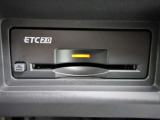 スッキリと収まったETC2.0ユニット。 やはり便利さからマストアイテムになってきましたね。