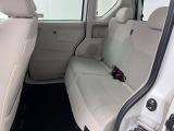 軽とは思えないほどの室内空間。リヤシート空間もとても広く4人乗車でもゆったりとドライブが楽しめます!!