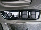 ドアミラーの鏡面の調節、格納は運転席からすべて操作できます!