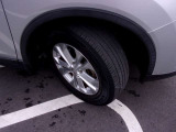 純正のアルミホイールで足元すっきり