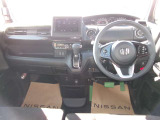 操作しやすい運転席廻り!操作パネルも使いやすい!!ドライブが楽しくなります!