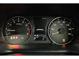 マルチインフォメーションディスプレイ付きのメーターです!エコ運転へ導く多彩な情報を表示してくれます。