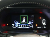 とっても見やすいメーターです。夜間時はラグジュアリーな気分にさせてくれる照明が魅力ですので、夜のドライブも楽しみになりますよ♪