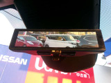 スマートルームミラー付き車です。視認性が良く、夜もしっかり見えます。