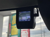 【ドライブレコーダー】映像・音声などの運転中の記録を残します。事故などを起こした起こされた時の証拠になりえますので、もしも時でも安心ですね。