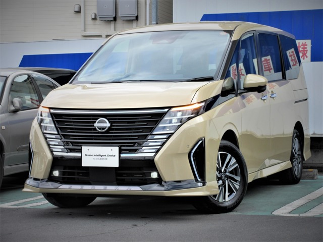 セレナ 1.4 e-4ORCE ハイウェイスターV 4WD 