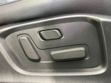 【パワーシート】スイッチ一つで簡単にシートの微調整が可能!電動だから力もいりません!快適なシートポジションにセットして、快適なドライブをお楽しみください。