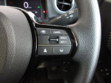 ハンドル右側にはクルーズコントロールのスイッチが装備され運転中の操作も安心して行えます!