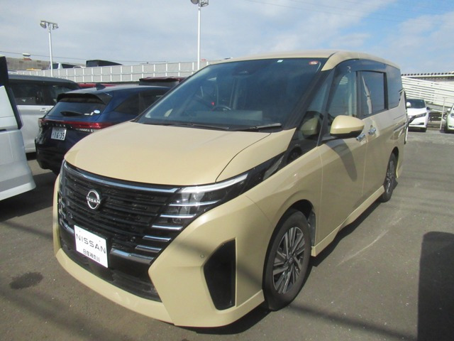 セレナ 1.4 e-POWER ハイウェイスターV 