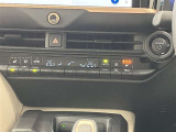 左右独立温度コントロールフルオートエアコンです。運転席、助手席それぞれで独立して温度設定ができます。冷え性の方が乗っても安心ですね♪
