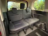 3列目シートはもちろん状態良好☆大人でもゆったりと座って頂けますので、大人数でのお出かけもラクラクです♪ご家族で、気の知れた仲間で、ドライブに行くのが楽しみですね♪