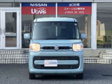 営業時間は9:30〜18:00。毎週水曜日は定休日です。