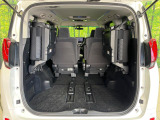 後席を格納すると、これだけの広さが!シーンに合わせたシートアレンジで、大きな荷物も積むことが出来ます♪
