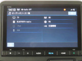 フルセグTV、ブルートゥース機能、FM、AMなどの多彩なオーディオメディアに対応。